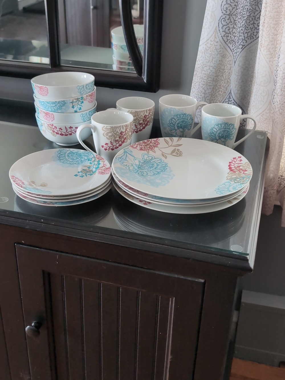 Tabletops gallery Floral Porcelain Dinnerware Set
